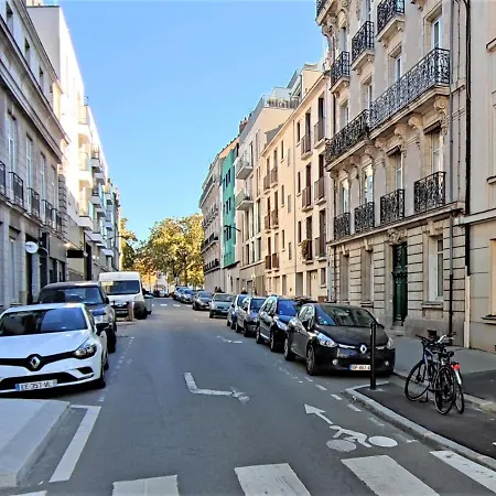 Appartement Coeur Menou, Radis'son & Parking *